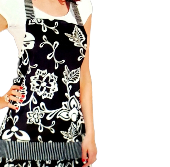 Flirty Apron - Classic Sassy Black Apron - O/S - Picture 4 of 4